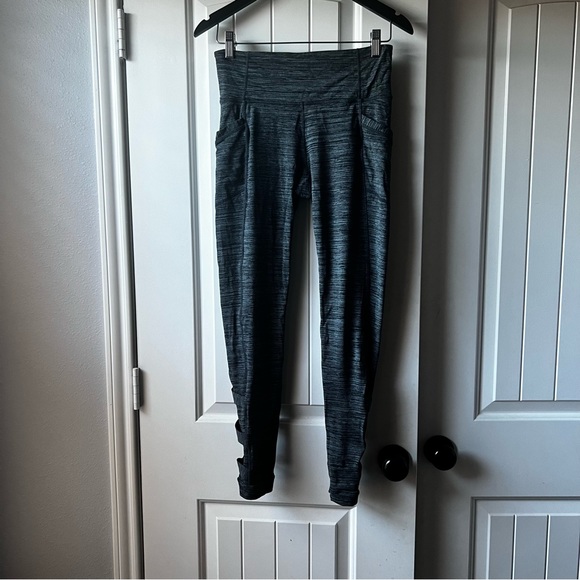 Athleta Heathered Grey Bandage Criss Cross Ankle Leggings Medium - Picture 2 of 7
